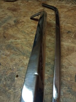 Tatra 603 lišta na zadní kapotu - 3