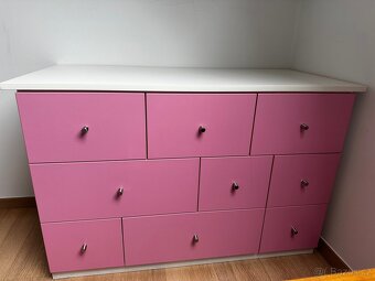 Růžová komoda - 3