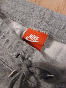 Tepláky Nike vel. S - 3