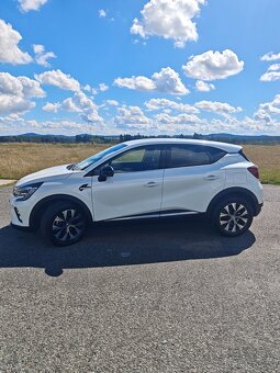 Renault Captur II Techno Plug-in-Hybrid 2023 roku. - 3