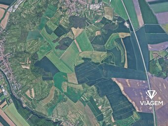 Pole 3 449 m² - 3