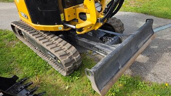 Prodám nový CAT 302.7 2,8t se zárukou - 3