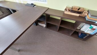 Kancelář nábytek, stoly, židle, komoda - 3