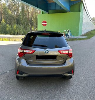 Toyota Yaris Hybrid 100 Selection Platinum - 3
