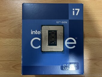 Intel Core i7 12700 - 3