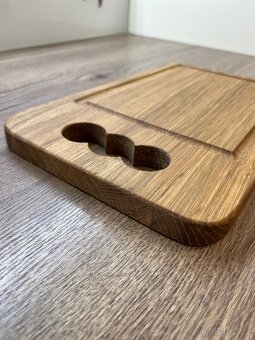 Dubové krájecí prkénko s úchytkou - 3