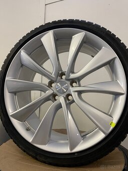 Original zimní Tesla Model 3 r20 + 235/35/20 100% - 3