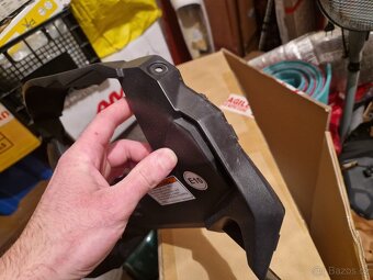 Suzuki Dl 1000 V strom 2018- plast kolem budíků u kapoty - 3