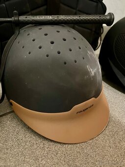 Vesty a přilby na koně - 3