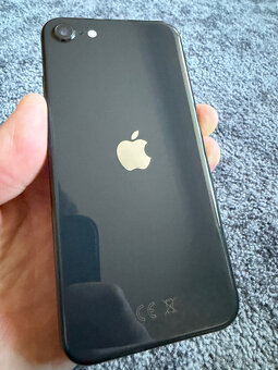 iPhone SE 2020 TOP stav / Baterie 100% - 3