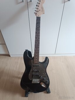 Squier Strat elektrická kytara - 3