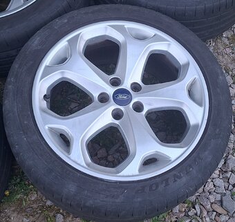 Al kola Ford 235/45R18 - 3