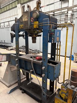 Hydraulický lis CDM 80 - 3