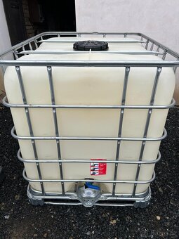 Plastová nádrž IBC 1000 litrů - 3