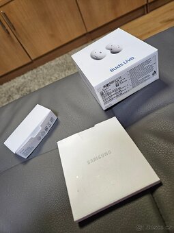 Bezdrátová Bluetooth sluchátka Samsung Buds Live - 3