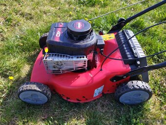 Benzínová sekačka Briggs & Stratton - 3