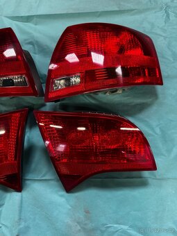 Zadní světla audi a4 b7 avant - 3