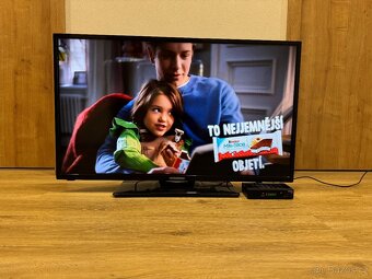 LED TV HYUNDAI 40” - 102cm - 3