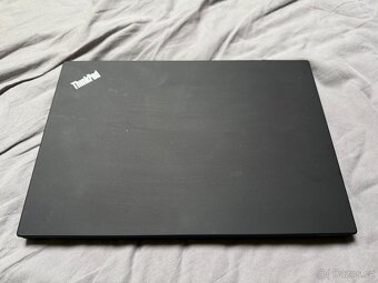 Lenovo ThinkPad T490 - 3