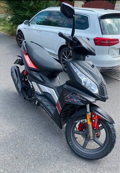 Skútr maxon 125 - 3
