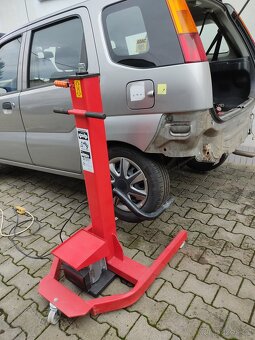 Mobilní jednosloupový zvedák 2.500kg - 3