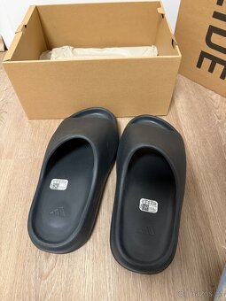 Yeezy Slide - Velikost 43 - 3