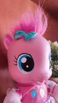 Panenka Pinkie Pie My little Pony - chodící, mluvící - 3