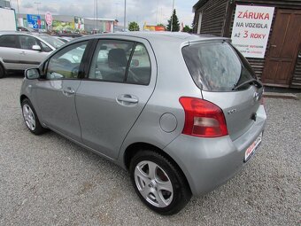 Toyota Yaris 1.3i 64kW, serviska, nová STK, ALU kola - 3