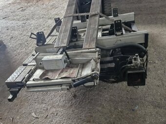 Skládací hydraulické čelo na nákladní vozidla - 3