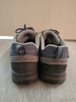 Sportovní dámské šedé boty vel.39 značky crossroad - 3