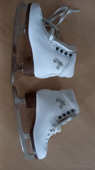 Dívčí lední brusle vel.35 Botas Stella - 3