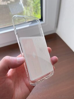 Spigen Liquid Crystal - iPhone SE 2022 / 2020 / 8 / 7 - Nové - 3