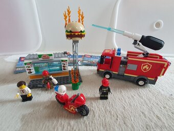 LEGO City 60214 Záchrana burgrárny - 3