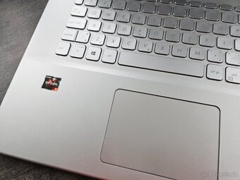 ASUS Vivobook 17 M712DA-AU024T Transparent Silver - 3