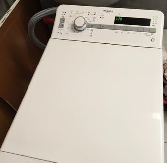 Pračka Whirlpool A+++ horní náplň - 3