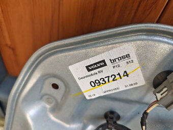 přední stahovačky Volvo V50 - 3