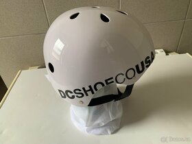 Skate helma DC SHOE, nová, vel. S (54cm) - 3