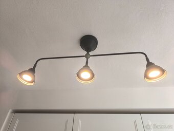 Ikea, trojité stropní bodové osvětlení - 3