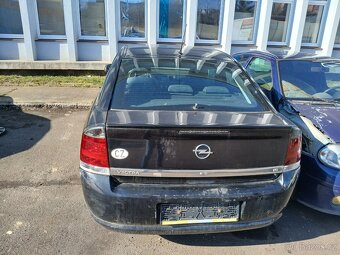 Opel Vctra 1.8i - 3
