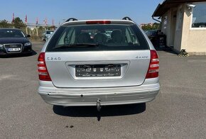 Mercedes-Benz Třídy C 240 4MATIC - 3
