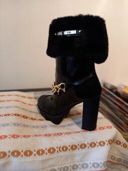 LOVE MOSCHINO - 3