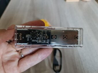 Přenosný box pro M.2 disk NGFF průhledný USB 3 - nový - 3