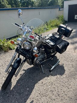 Suzuki VS 750 intruder - 3
