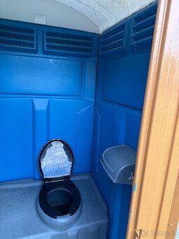 Mobilní WC Toitoi - 3