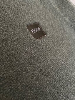 Hugo Boss svetr – dětská velikost 146–152 cm - 3
