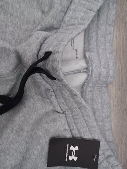 Nové dámské tepláky Under Armour - 3