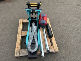 Bourací kladivo Bulldog pro JCB 3CX/4CX - 360kg - 3