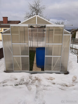 Skleník z polykarbonátu - 3