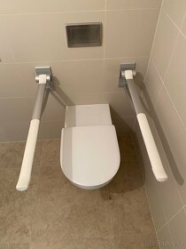 Madlo na WC pro invalidy - 3