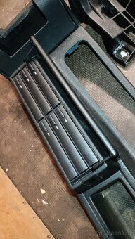 Středový tunel s loketní opěrkou z bmw e36 sedan - 3